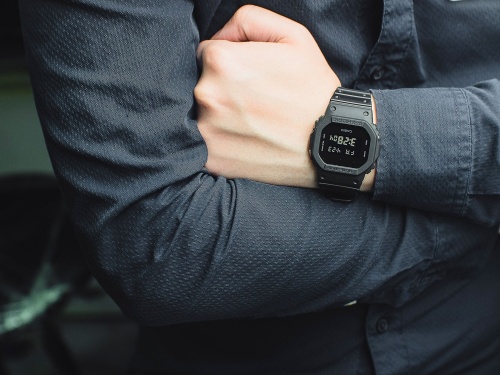 Часы наручные CASIO DW-5600BB-1 фото 3